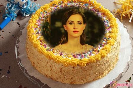 पीला जन्मदिन का केक फोटो फ्रेम